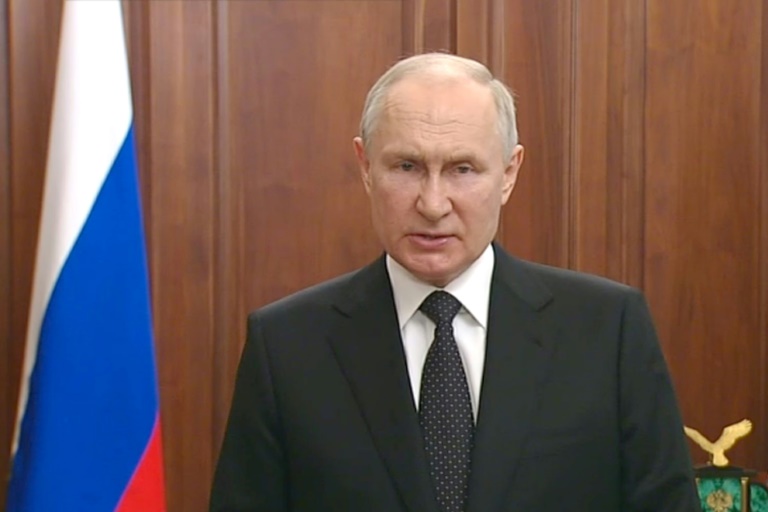 Le président russe Vladimir Poutine s'adresse à la nation après la rébellion déclarée du chef du groupe Wagner