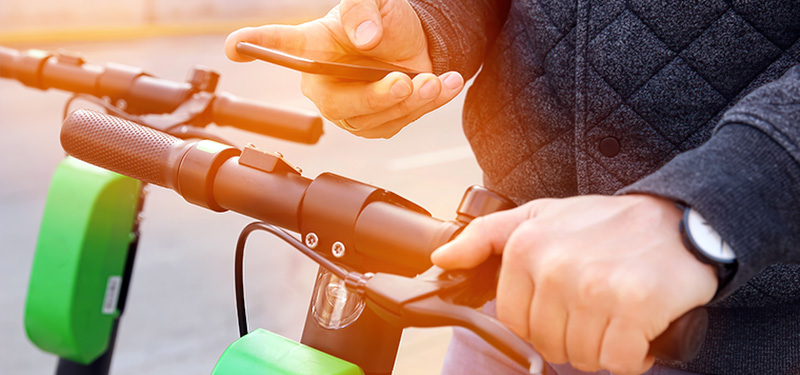 Les trottinettes électriques entrent dans le code de la route