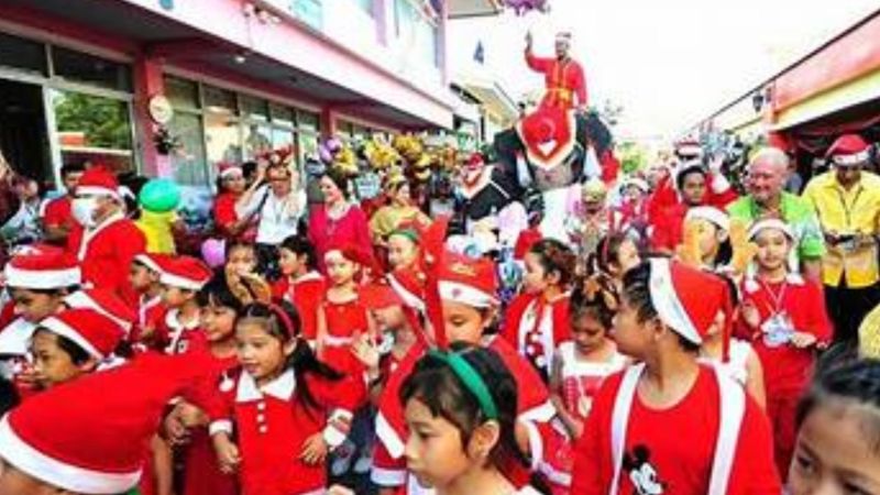 Au pays du sourire, le 25 décembre en tonalité joyeuse...malgré la guerre