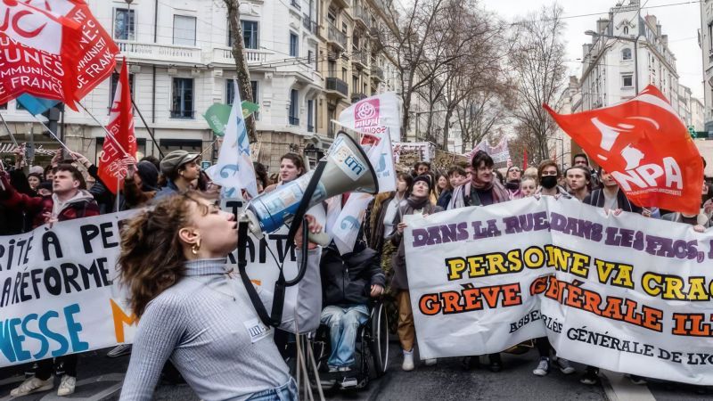 Grève du 11 mars : Les opposants dans la rue pour la septième fois avant une semaine décisive