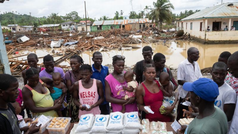 Haïti : comment des bons d'achat du PAM aident des rescapés de l’ouragan Melissa