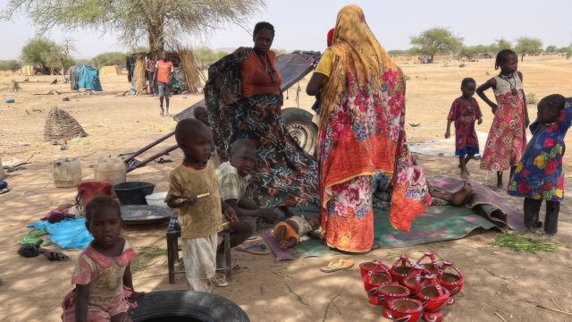 L’ONU et des dirigeants africains et arabes s’efforcent de mettre fin à la crise au Soudan