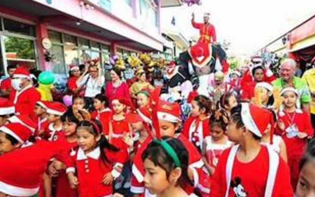 Au pays du sourire, le 25 décembre en tonalité joyeuse...malgré la guerre